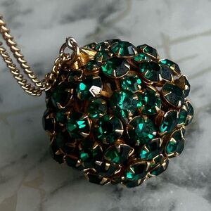 Crystal ball necklace emerald green pendant‎ vintage gold tone